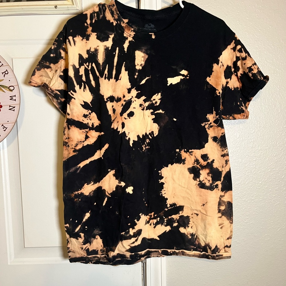 Fruit of the Loom Black and Tan Tie-Dye Tee
